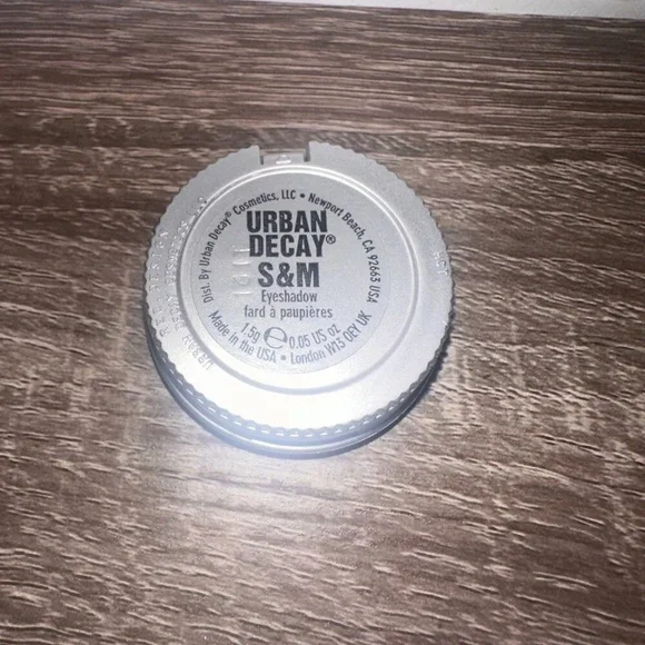 Urban Decay S&M‎ Eyeshadow eye shadow token
